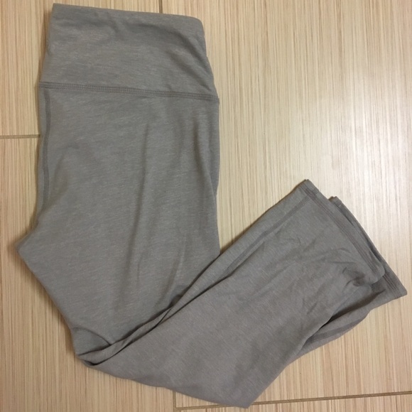 🆕 Athleta capri/crop leggings - Picture 2 of 4
